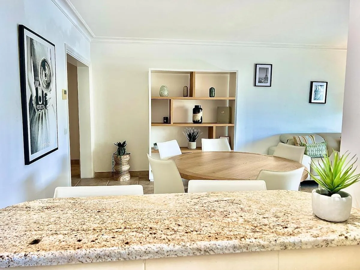 Apartment Luxurious 2-Bedroom Pointe Croisette, Sea View, Private Parking Cannes France