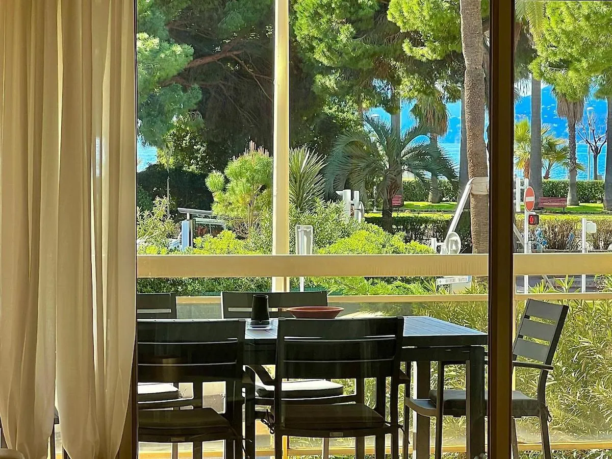 Luxurious 2-Bedroom Pointe Croisette, Sea View, Private Parking Cannes Apartment