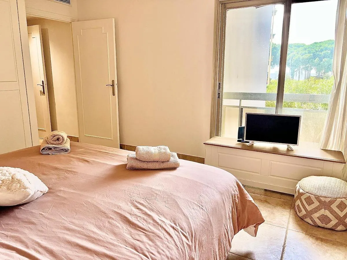 Apartment Luxurious 2-Bedroom Pointe Croisette, Sea View, Private Parking Cannes